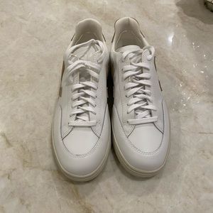 Veja v12 men’s shoe